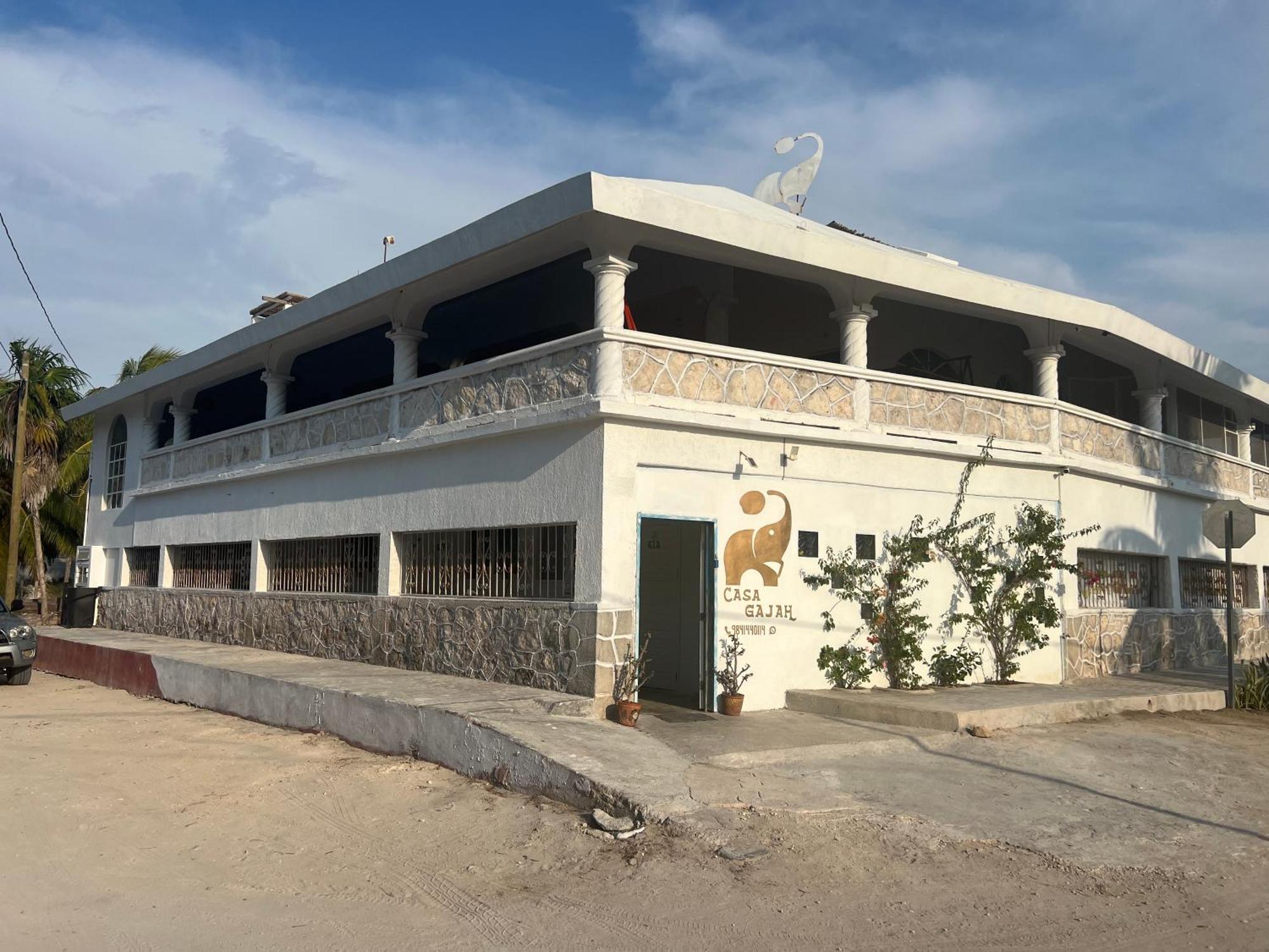 Casa Gajah Hotel Cuyo Exterior photo